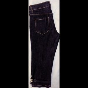 Cache below the knee jeans